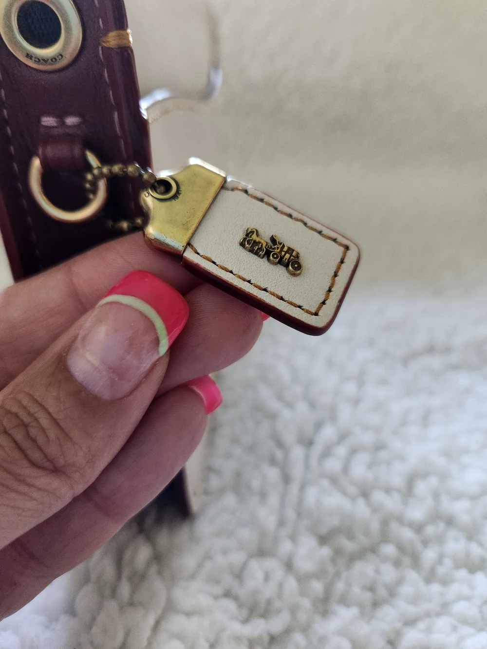 Coach 1941 White And Burgandy Leather Wristlet Or Crossbody - Picture 8 of 14